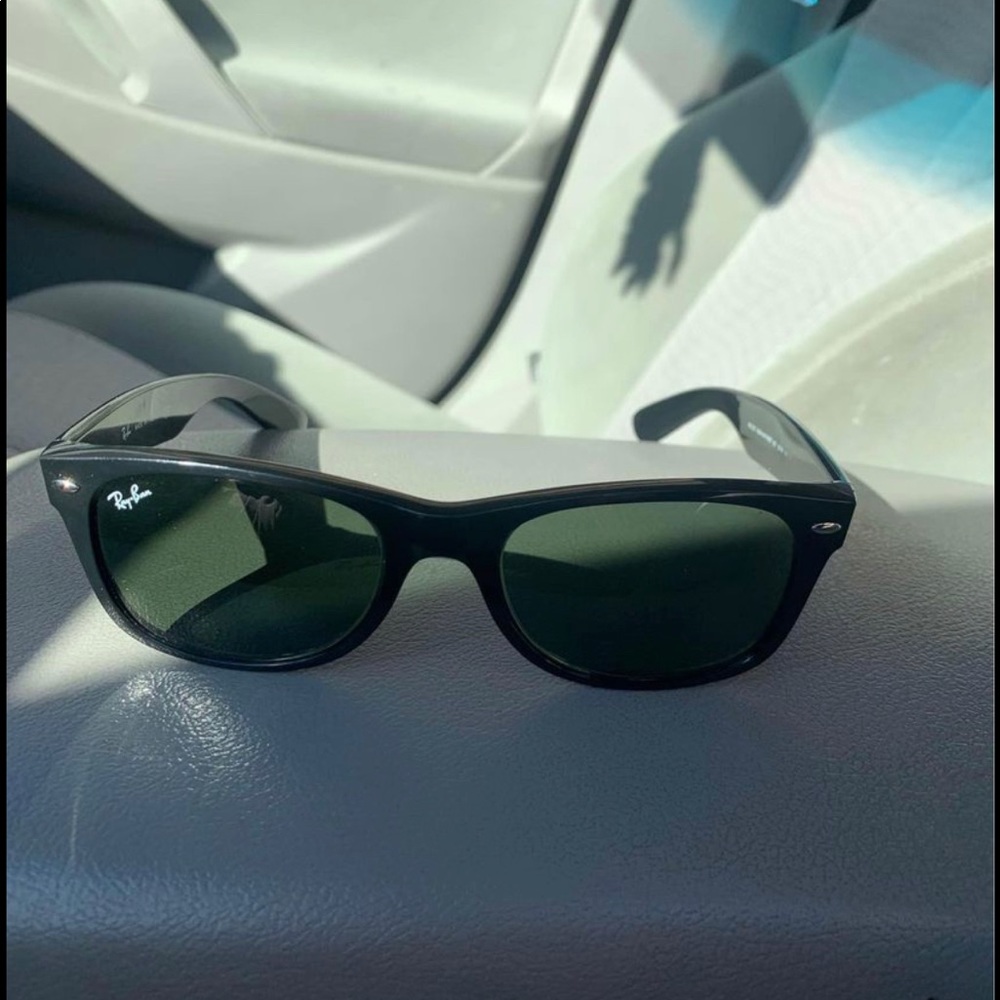 Brand New New Wayfarer Ray Bans